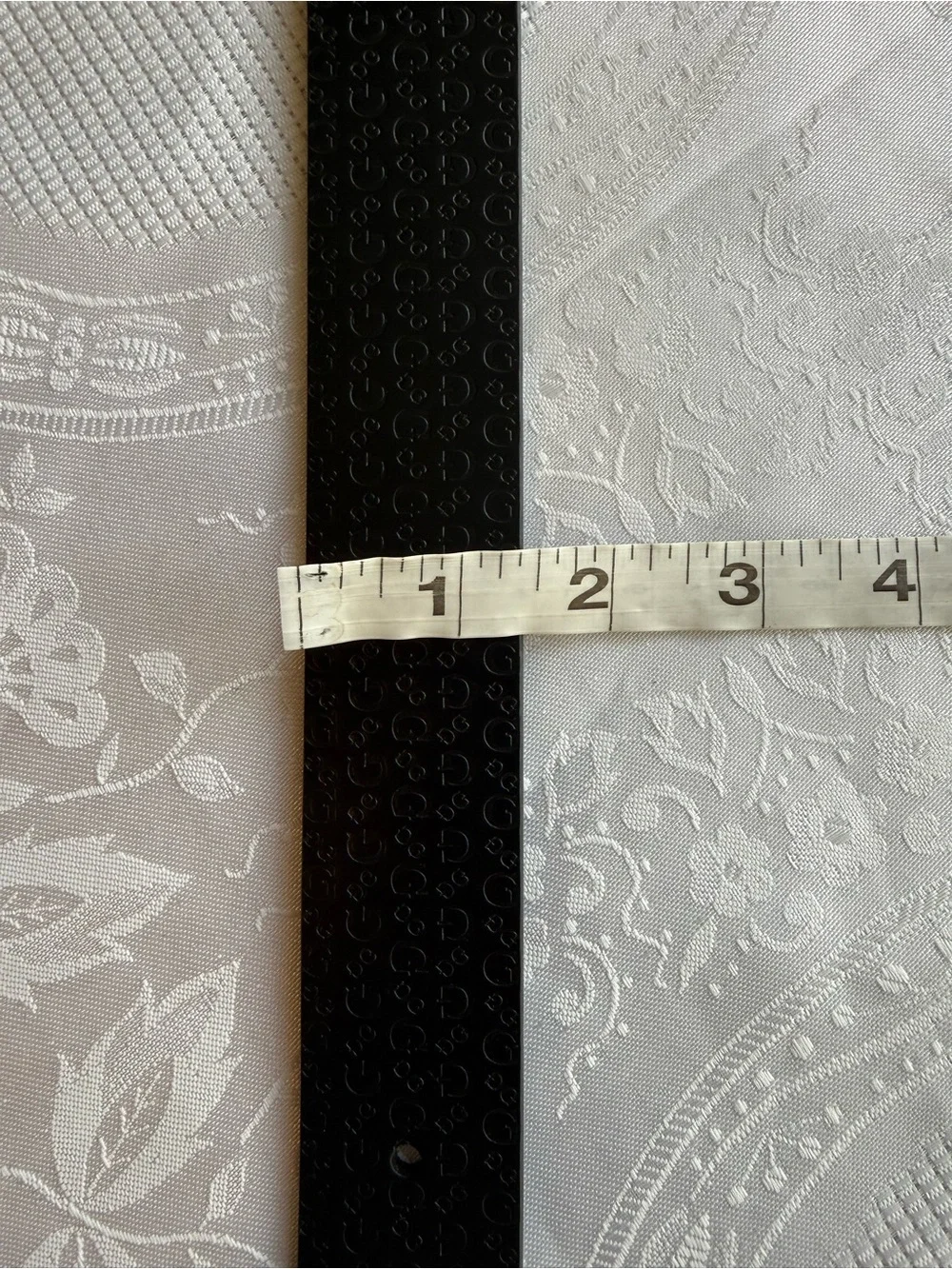 Guess Black Genuine Leather Belt Men's Size L Logo-Pattern Embossed Matte Buckle